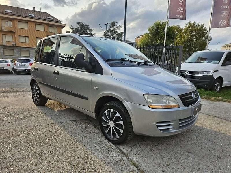 Usata Fiat Multipla 103 CV (75 kW) 2005 Grigio Monovolume