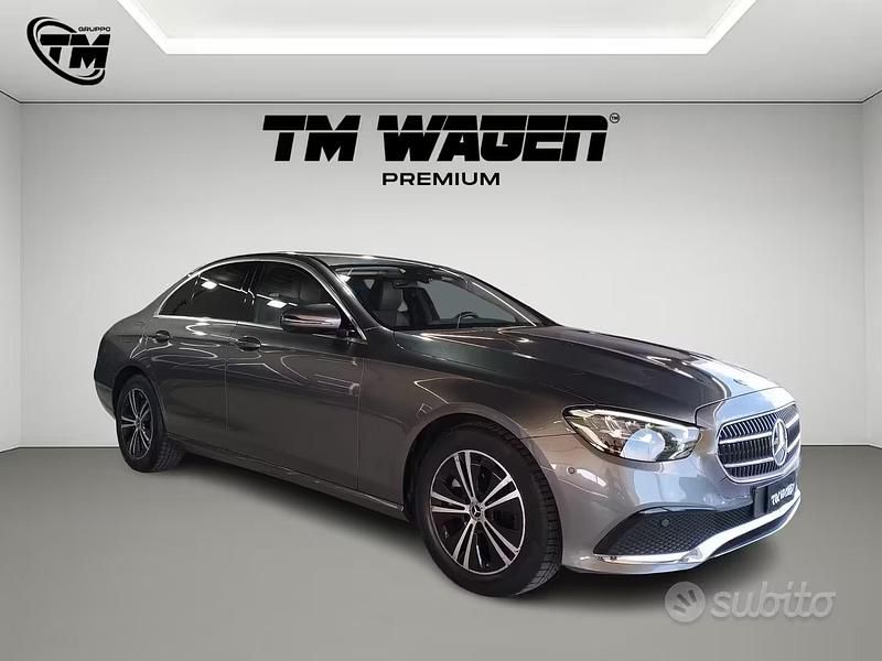 Usata Mercedes E220 Business 194 CV (142 kW) 2021 Grigio Berlina