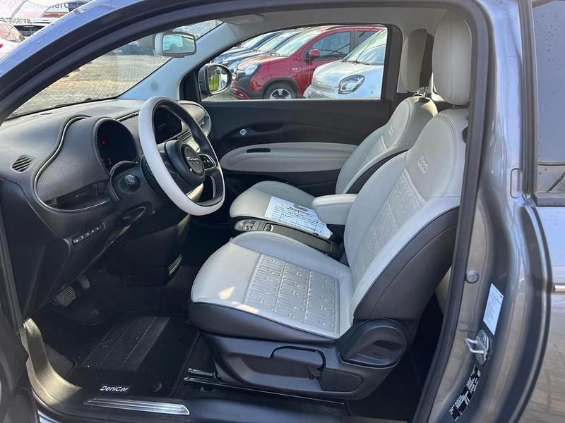 Usata Fiat 500e La Prima 86 kW (118 CV) 2021 Grigio Cabrio