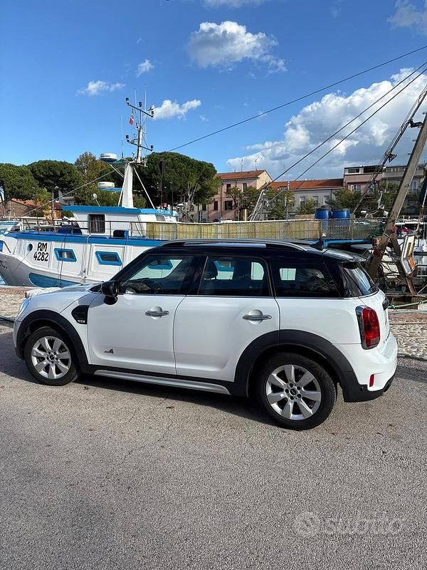 Usata Mini Cooper D Countryman Business 150 CV (110 kW) 2020 Bianco SUV