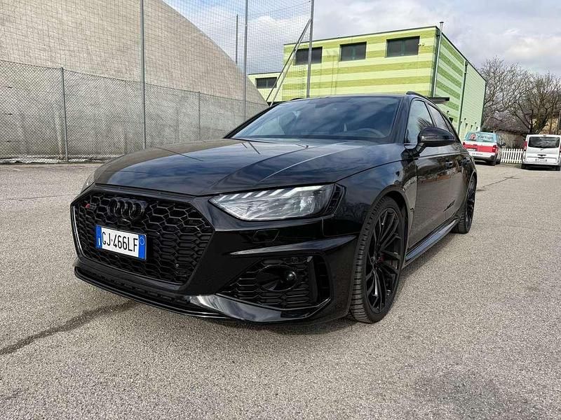 Usata Audi RS4 Ambiente 450 CV (330 kW) 2022 Nero Station wagon