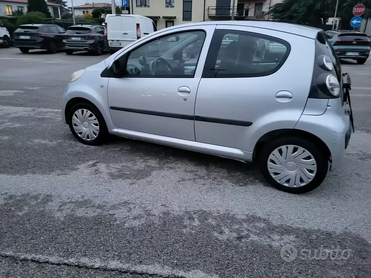 Second-hand Citroën C1 68 CP (50 kW) 2006 Gri Hatchback