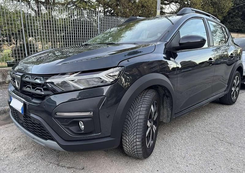 Usata Dacia Sandero Comfort 101 CV (74 kW) 2021 Grigio Berlina