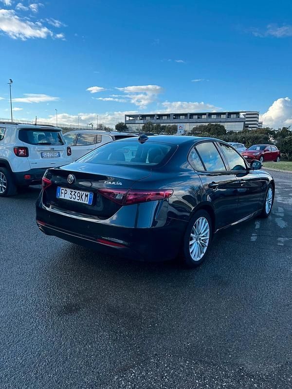 Usata Alfa Romeo Giulia Business 136 CV (100 kW) 2018 Nero Berlina
