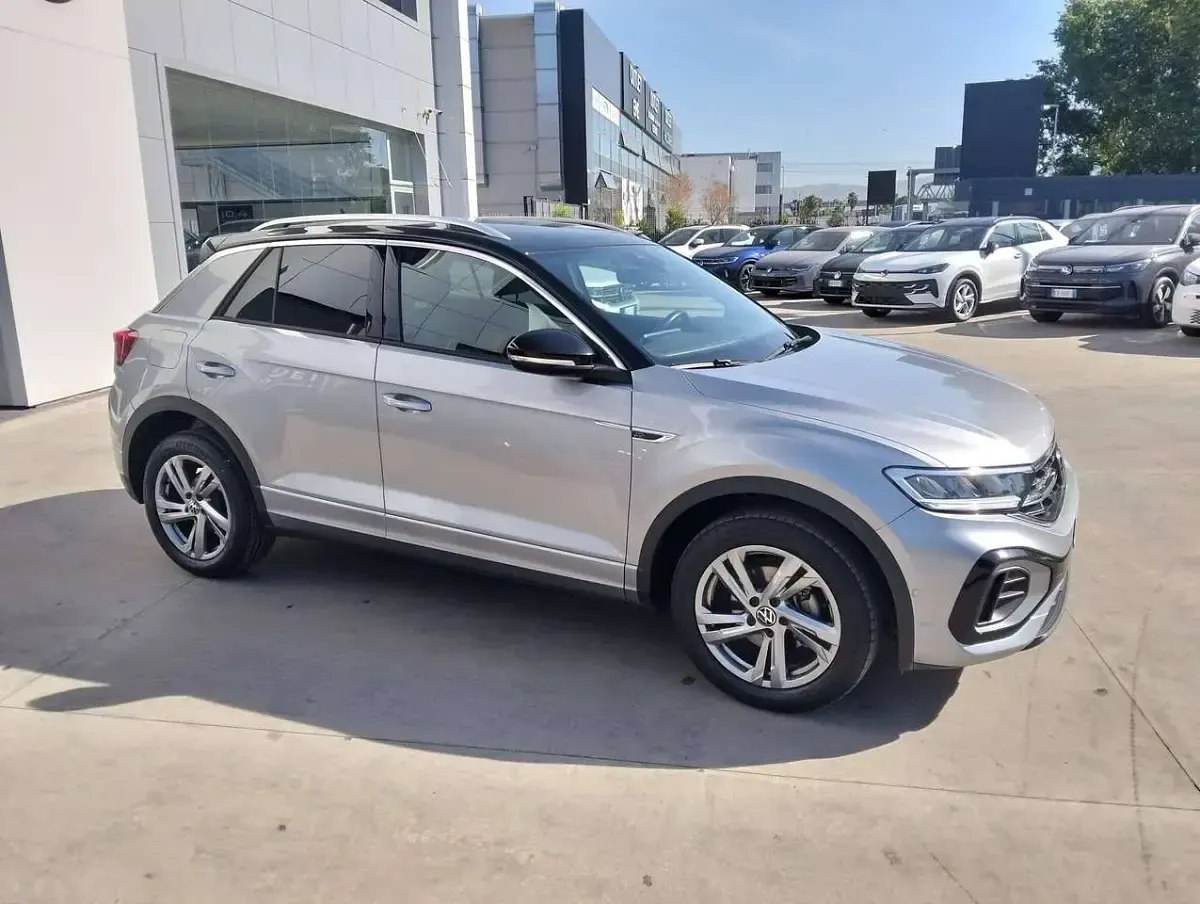Usata VW T-Roc R-line 110 CV (80 kW) 2023 Pyrit silver SUV