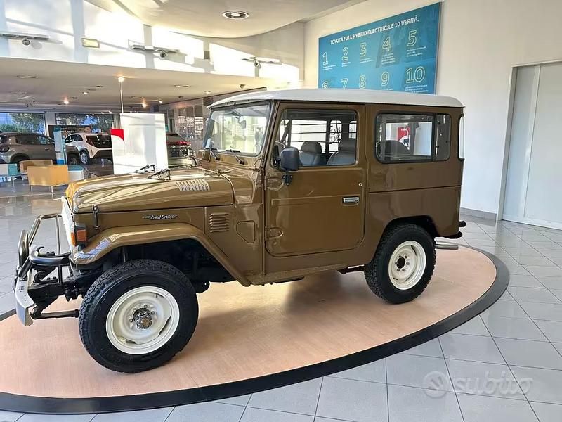 Usata Toyota Land Cruiser 89 CV (65 kW) 1985 Marrone SUV