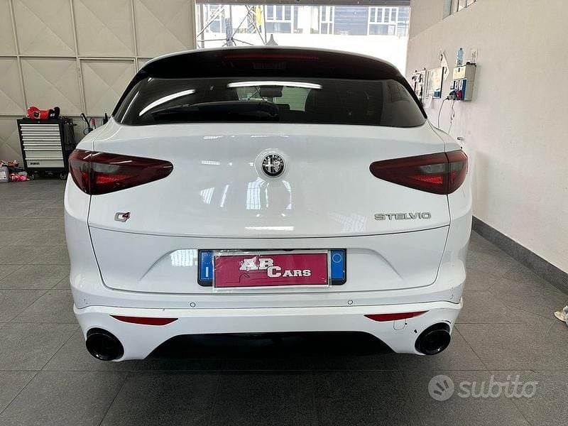 Usata Alfa Romeo Stelvio Executive 180 CV (132 kW) 2018 Bianco SUV