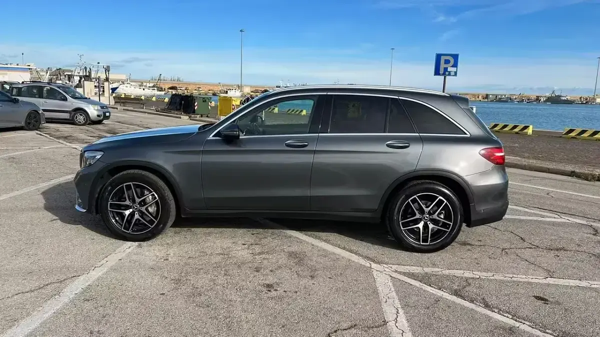 Usata Mercedes GLC250 Premium 203 CV (149 kW) 2018 Grigio SUV