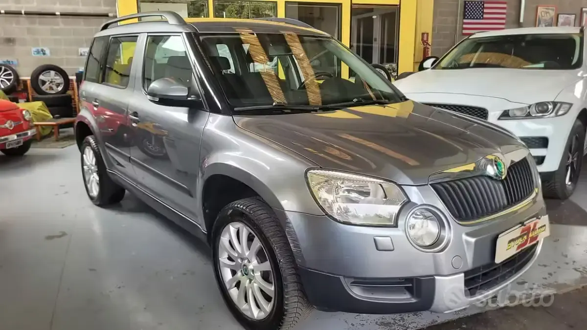 Usata Skoda Yeti Active 105 CV (77 kW) 2012 Grigio SUV