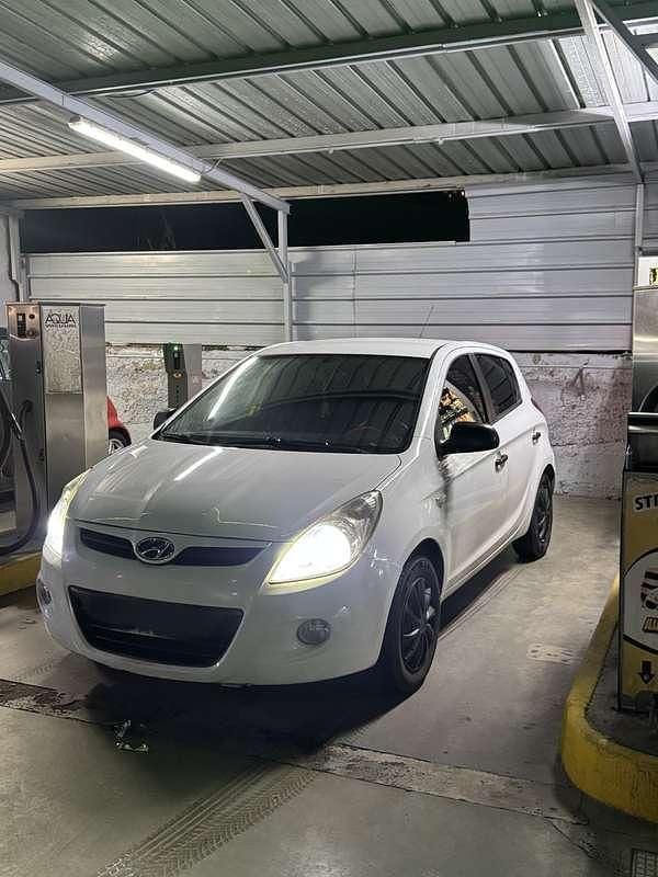 Usata Hyundai i20 Classic 77 CV (56 kW) 2009 Bianco Utilitaria