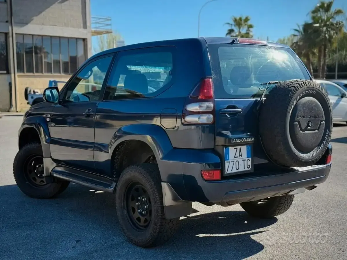 Usata Toyota Land Cruiser Sol 166 CV (122 kW) 2005 Blu SUV