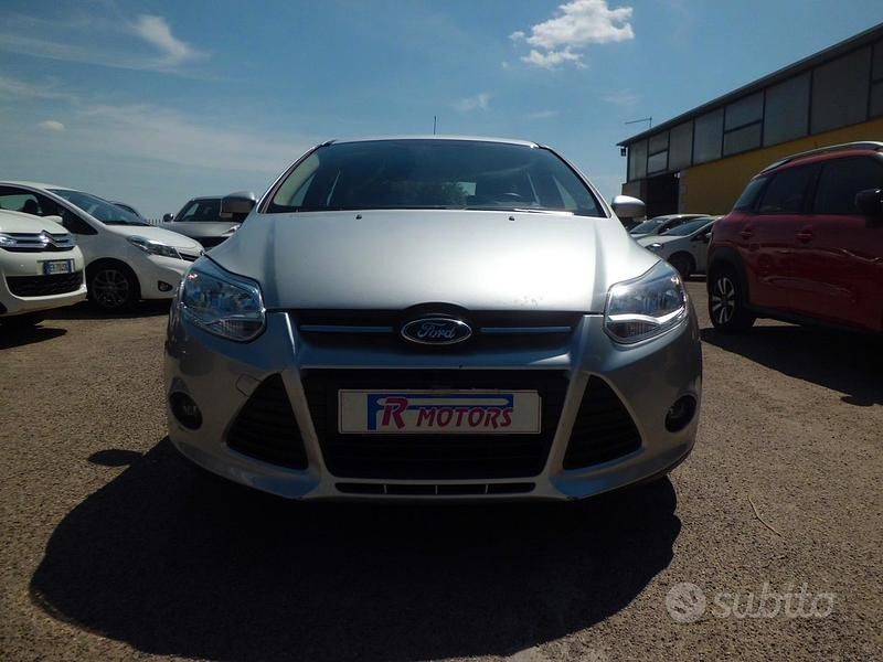 Usata Ford Focus Titanium 125 CV (91 kW) 2014 Grigio Berlina