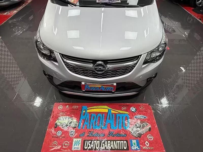 Usata Opel Karl Rocks 73 CV (53 kW) 2018 Argento Utilitaria