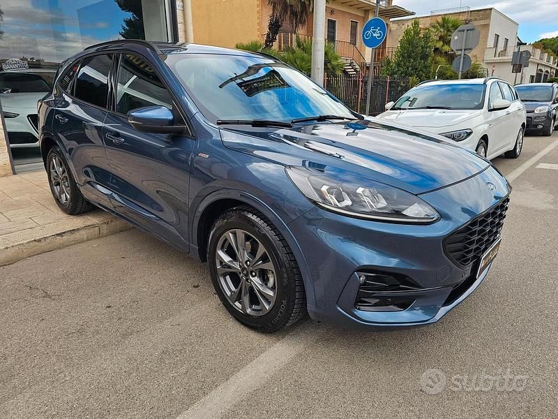 Usata Ford Kuga ST-Line 120 CV (88 kW) 2021 Blu SUV
