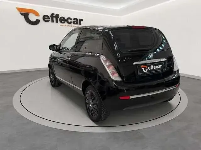 Usata Lancia Ypsilon 69 CV (50 kW) 2011 Nero Utilitaria