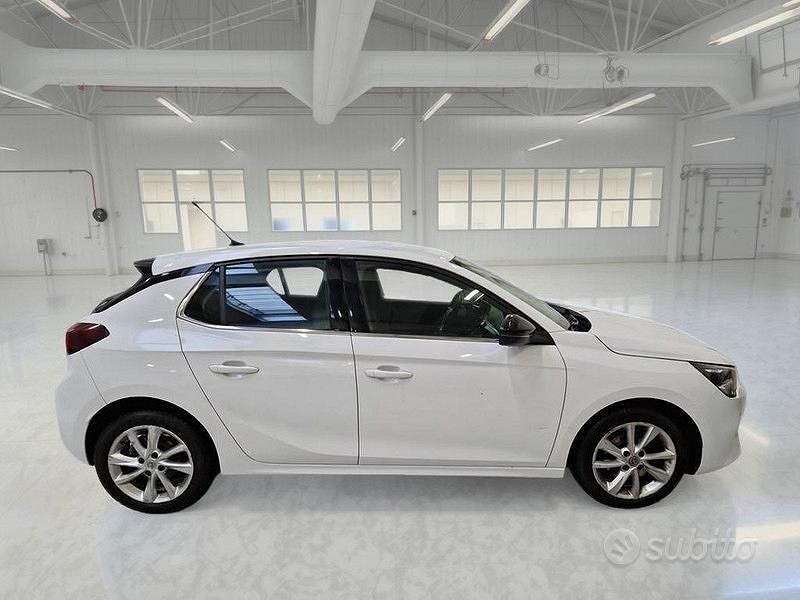 Usata Opel Corsa Elegance 101 CV (74 kW) 2021 Bianco Utilitaria