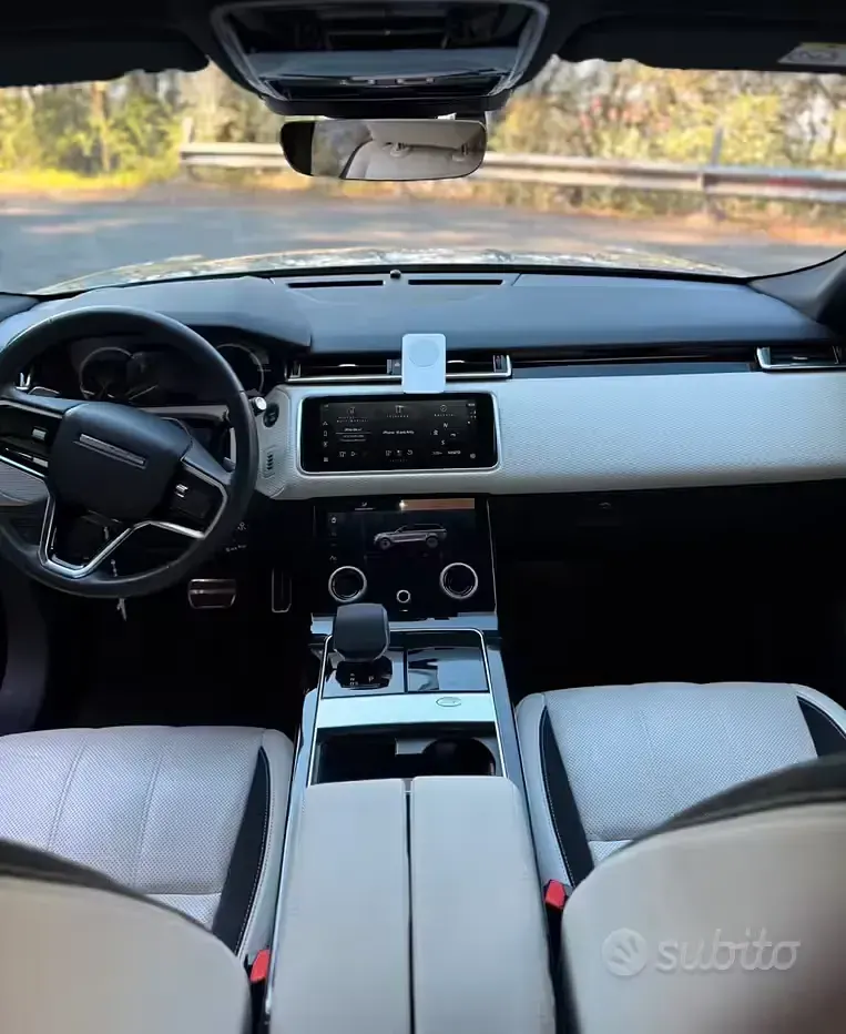 Usata Land Rover Range Rover Velar 179 CV (131 kW) 2024 Grigio SUV