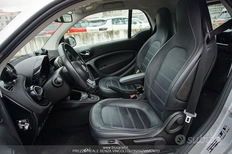 Usata Smart ForTwo Coupé 60 kW (82 CV) 2020 Grigio Utilitaria