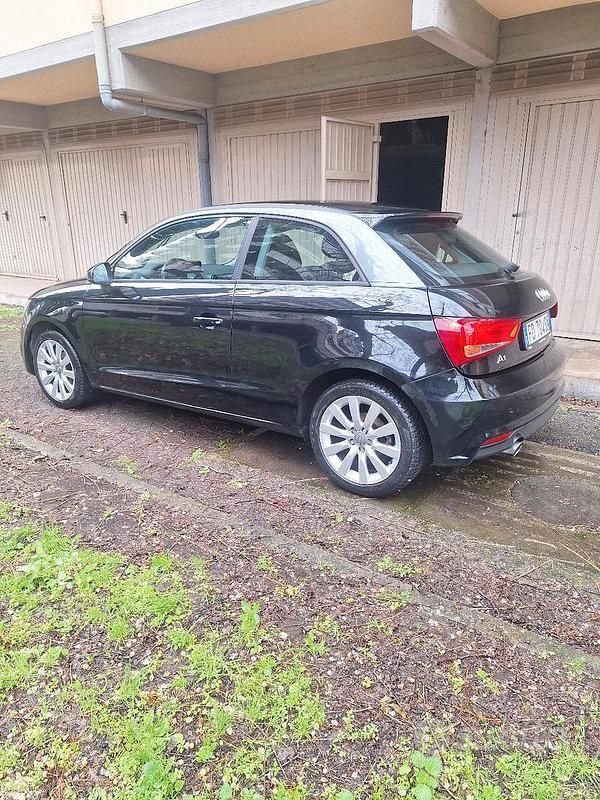 Usata Audi A1 Admired 82 CV (60 kW) 2016 Nero Berlina