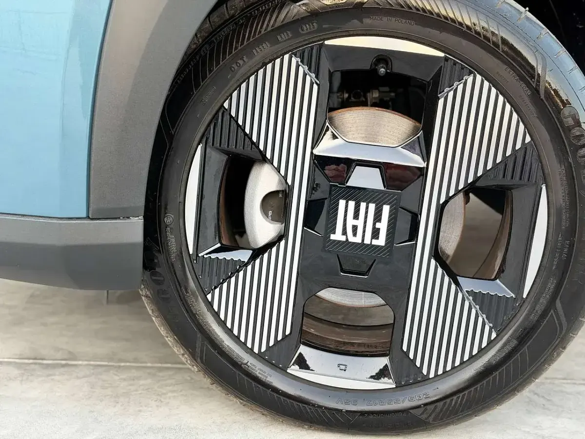 Nuova Fiat Grande Panda La Prima 101 CV (74 kW) 2025 Blu navy Utilitaria