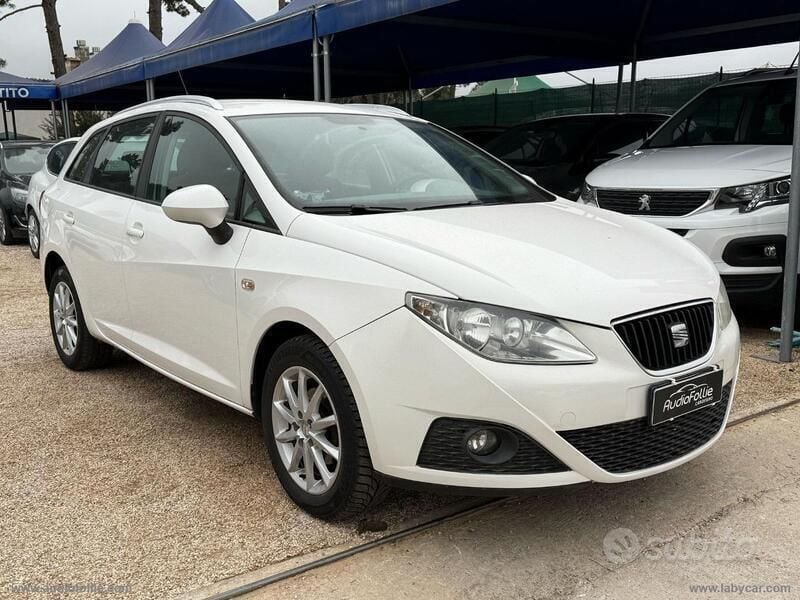 Bianco Usata 2010 Seat Ibiza Style Tre volumi | 3990 € (Buon prezzo) - Immagine 1/4