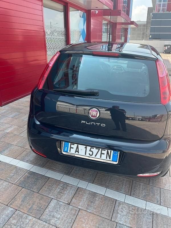 Usata Fiat Punto 75 CV (55 kW) 2015 Blu Utilitaria