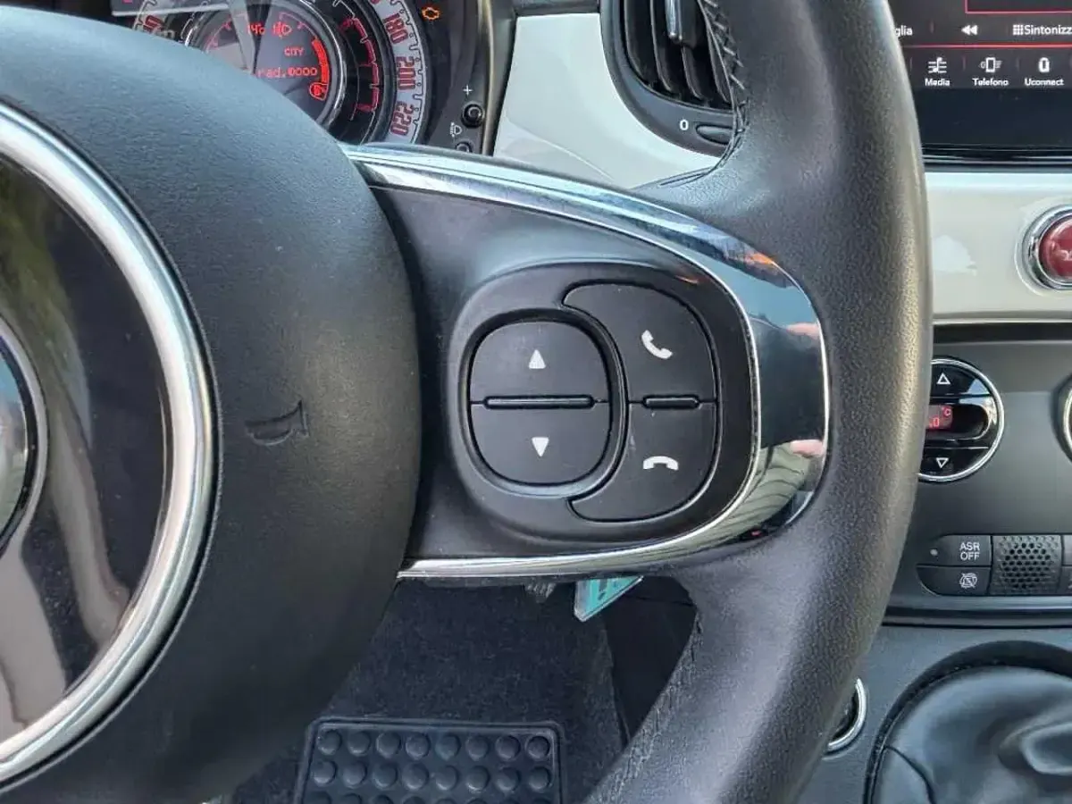 Usata Fiat 500 Dolcevita 70 CV (51 kW) 2022 Bianco Utilitaria