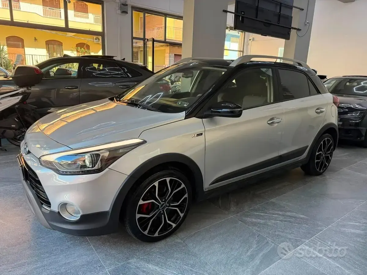Usata Hyundai i20 Active 100 CV (73 kW) 2020 Grigio Utilitaria