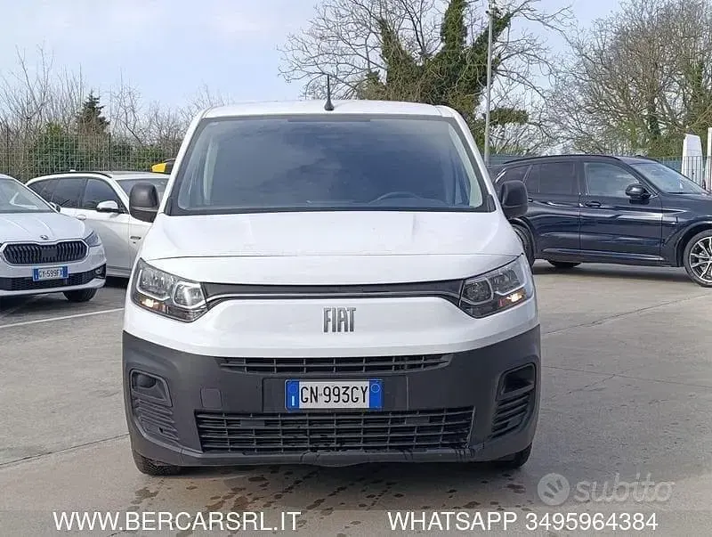 Begagnad Fiat Doblò 131 HK (96 kW) 2023 Vit Minibuss