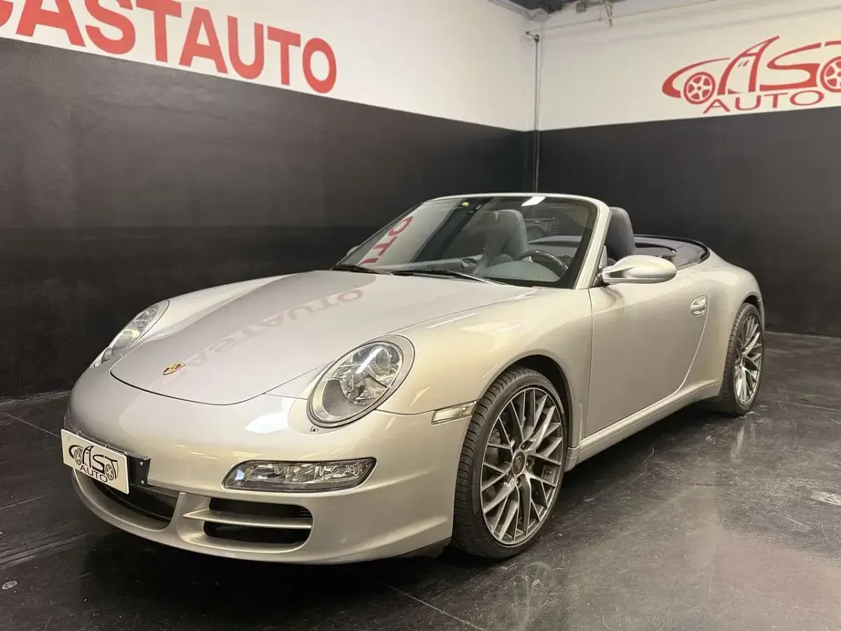 Usata Porsche 911 Carrera Cabriolet 325 CV (239 kW) 2006 Argento Cabrio