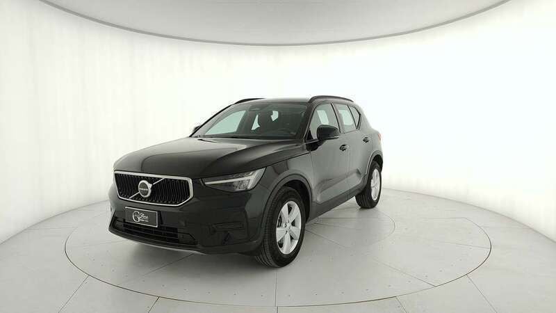Nero Usata 2023 Volvo XC40 SUV | 26.900 € (Ottimo prezzo) - Immagine 1/4