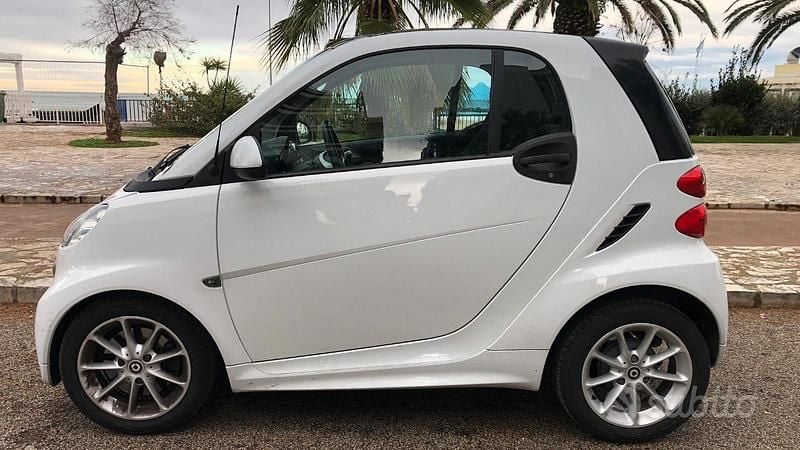 Bianco Usata 2013 Smart ForTwo Coupé Passion Coupé | 9000 € (Molto cara) - Immagine 1/4