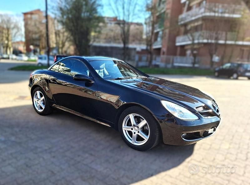 Usata Mercedes SLK200 163 CV (119 kW) 2007 Nero Cabrio