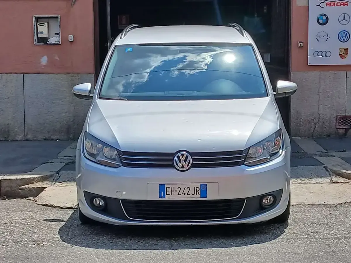 Usata VW Touran 105 CV (77 kW) 2011 Grigio Monovolume