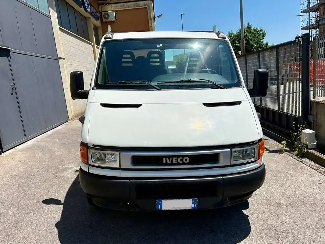 Usata Iveco Daily 95 CV (69 kW) 2002 Bianco Utilitaria