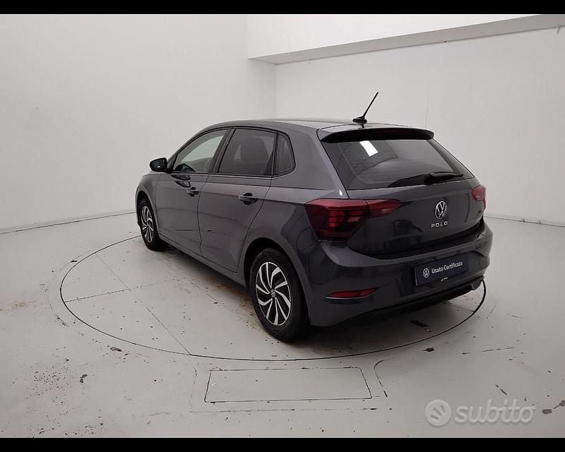 Usata VW Polo Life 95 CV (69 kW) 2023 Grigio Utilitaria