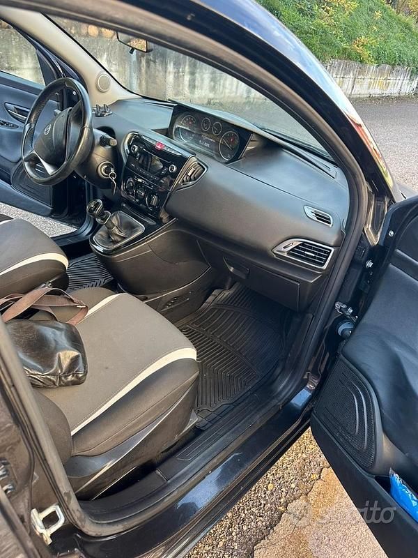 Usata Lancia Ypsilon 2014 Nero Utilitaria