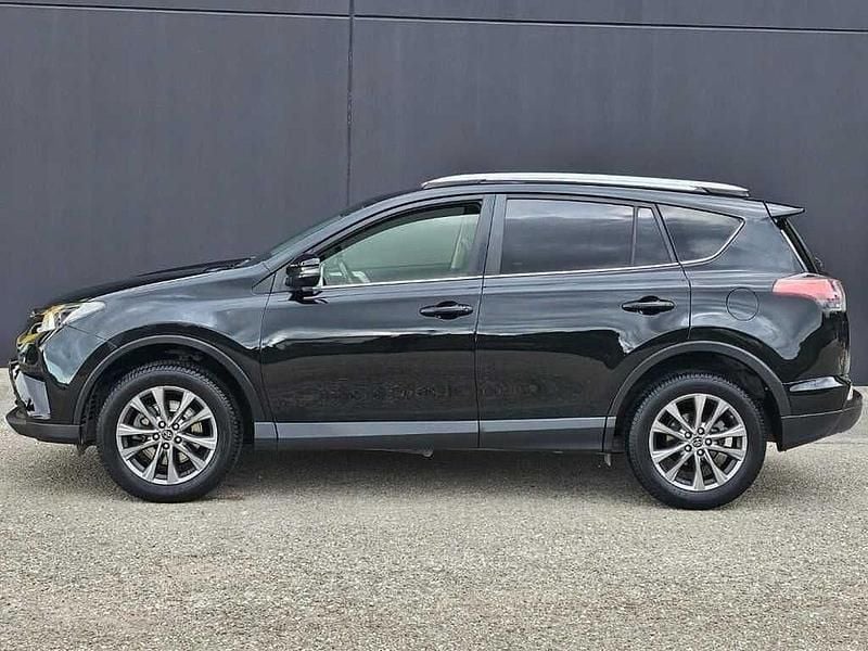 Usata Toyota RAV4 Lounge 143 CV (105 kW) 2016 Nero SUV