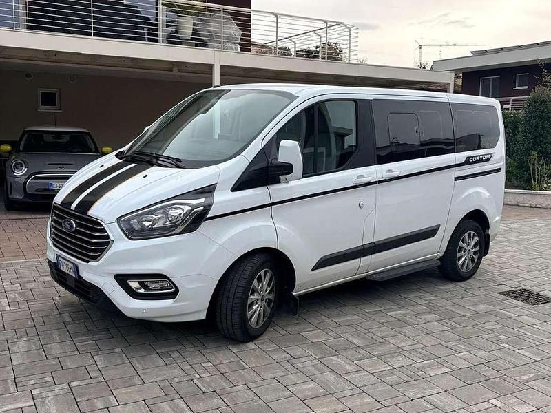 Usata Ford Tourneo 131 CV (96 kW) 2019 Bianco Monovolume
