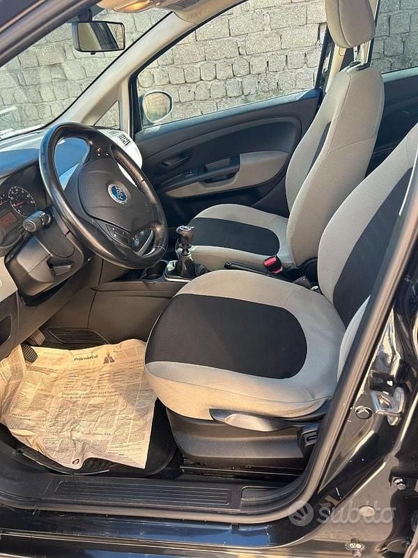 Usata Fiat Grande Punto Emotion 90 CV (66 kW) 2006 Nero Utilitaria