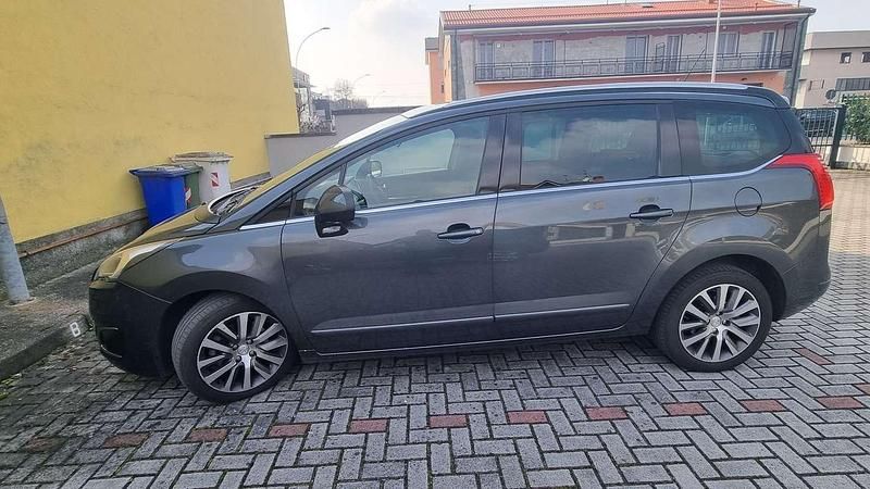 Usata Peugeot 5008 Allure 163 CV (119 kW) 2015 Monovolume