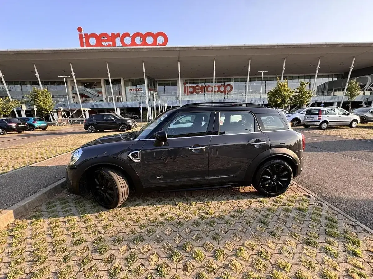 Usata Mini Countryman Hype 190 CV (139 kW) 2020 Grigio SUV