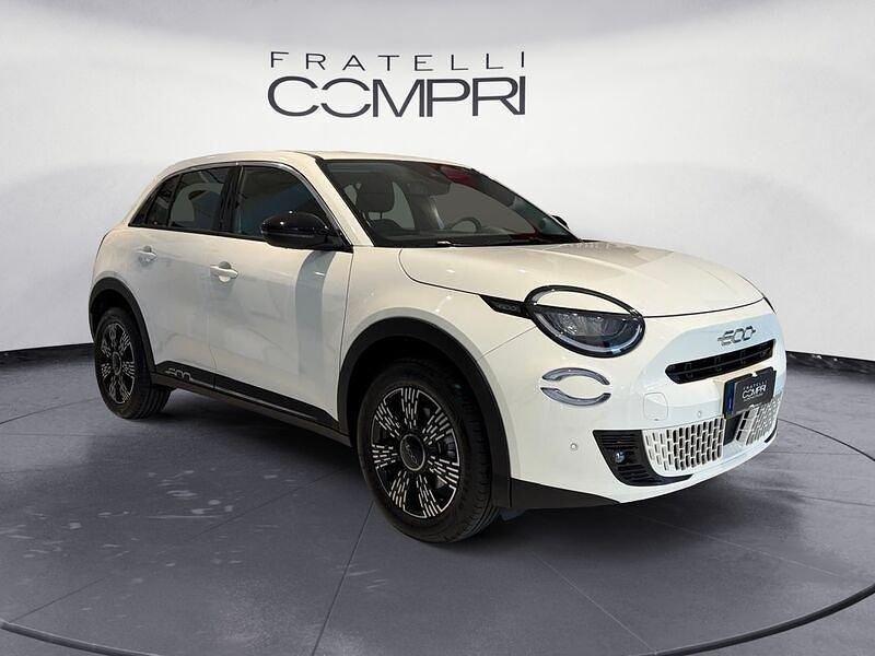 Usata Fiat 600 145 CV (106 kW) 2025 Bianco SUV
