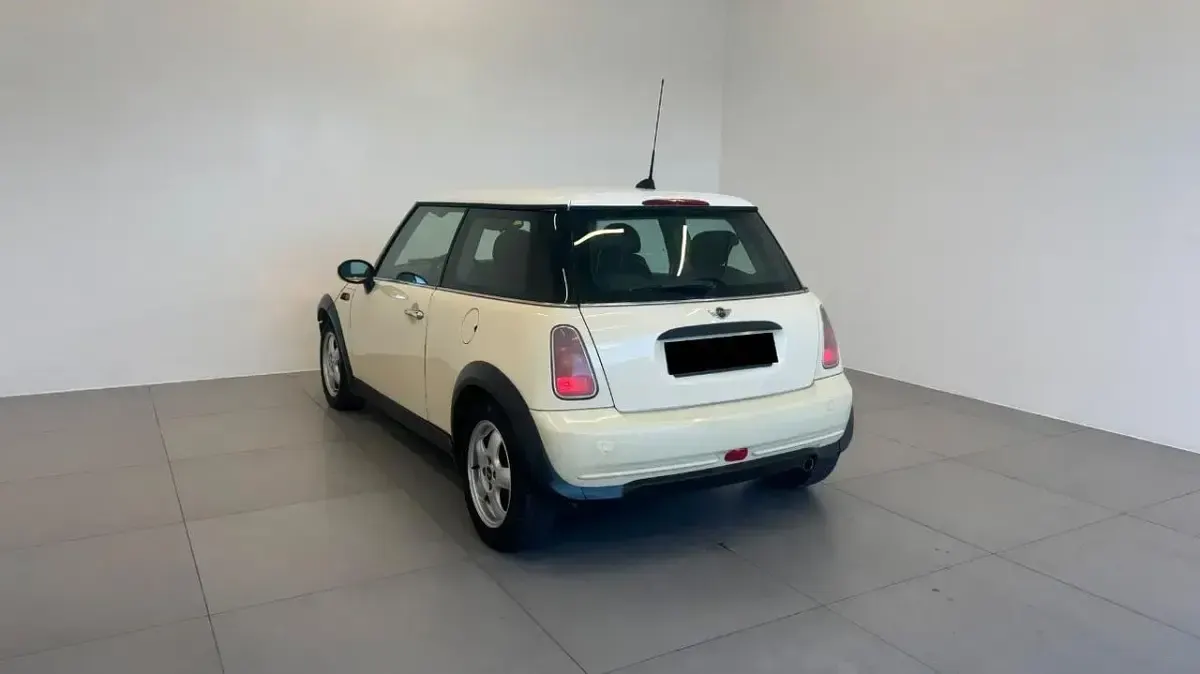 Usata Mini ONE Seven 89 CV (65 kW) 2006 Utilitaria