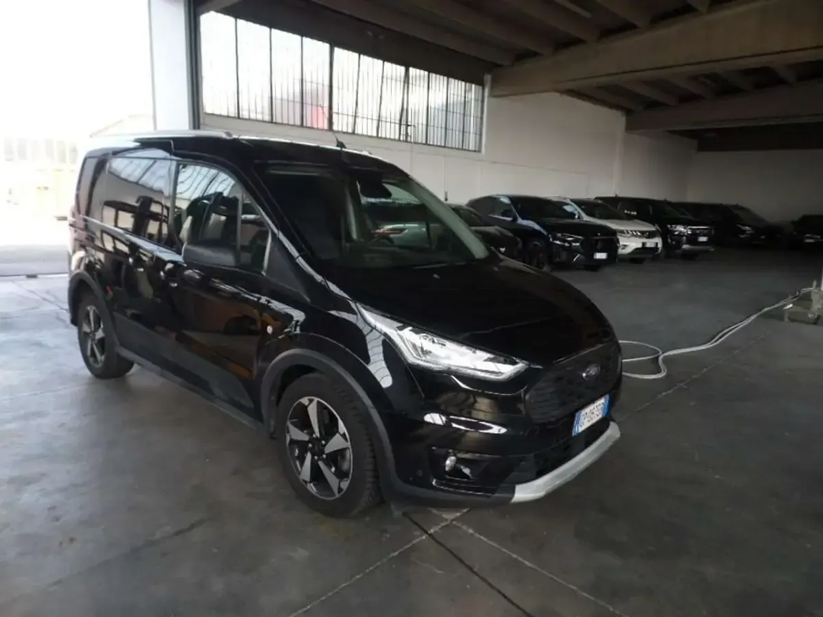 Usata Ford Transit Connect Active 101 CV (74 kW) 2023 Nero Monovolume