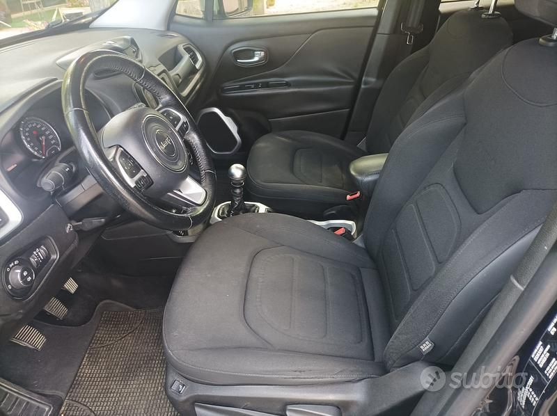 Usata Jeep Renegade Limited 140 CV (102 kW) 2015 Nero SUV