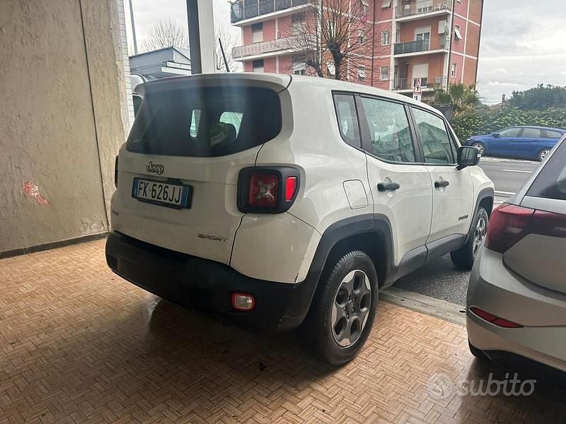 Usata Jeep Renegade Sport 119 CV (87 kW) 2017 Bianco SUV