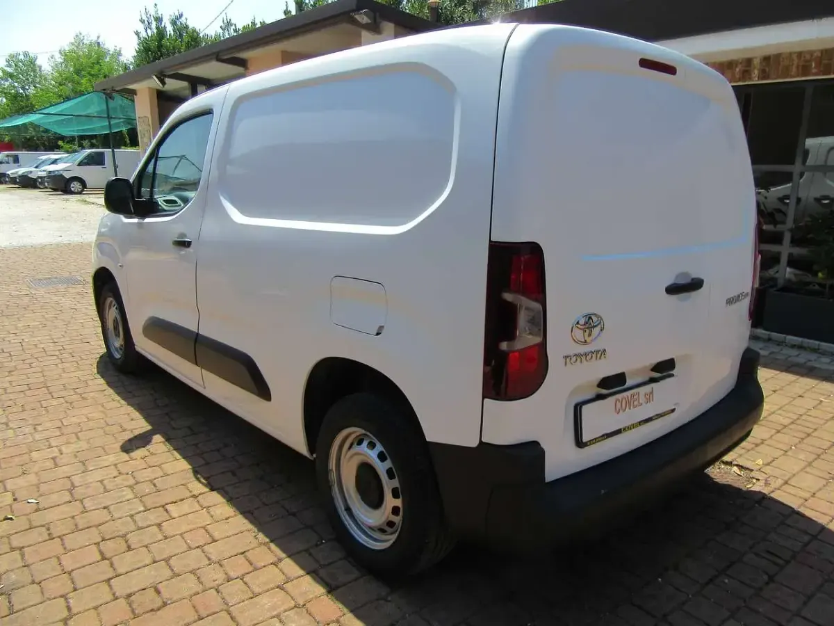 Usata Toyota Proace City City 102 CV (75 kW) 2020 Bianco Monovolume