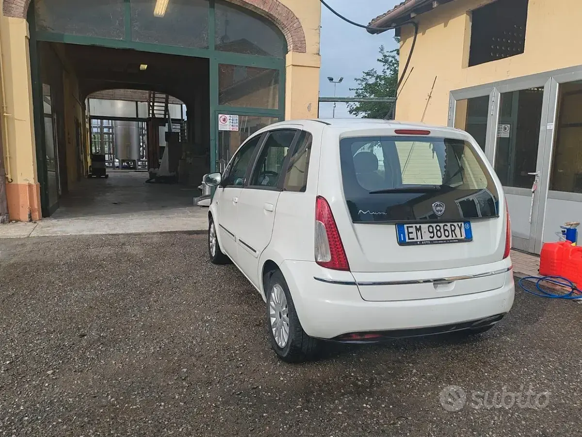 Usata Lancia Musa Gold 77 CV (56 kW) 2012 Monovolume