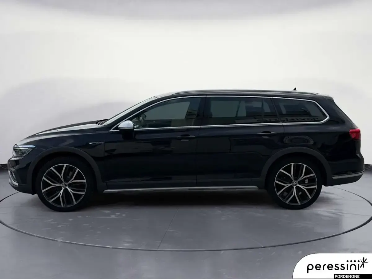 Usata VW Passat Alltrack 200 CV (147 kW) 2022 Nero Station wagon